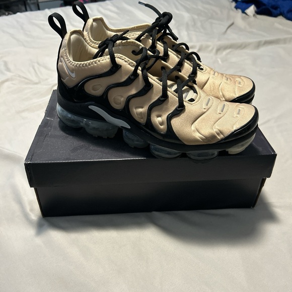 Nike Other - Nike vapormax plus cream and black size 9 men’s